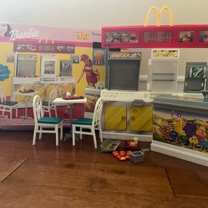 Barbie McDonald’s FunTime Restaurant Playset 2001